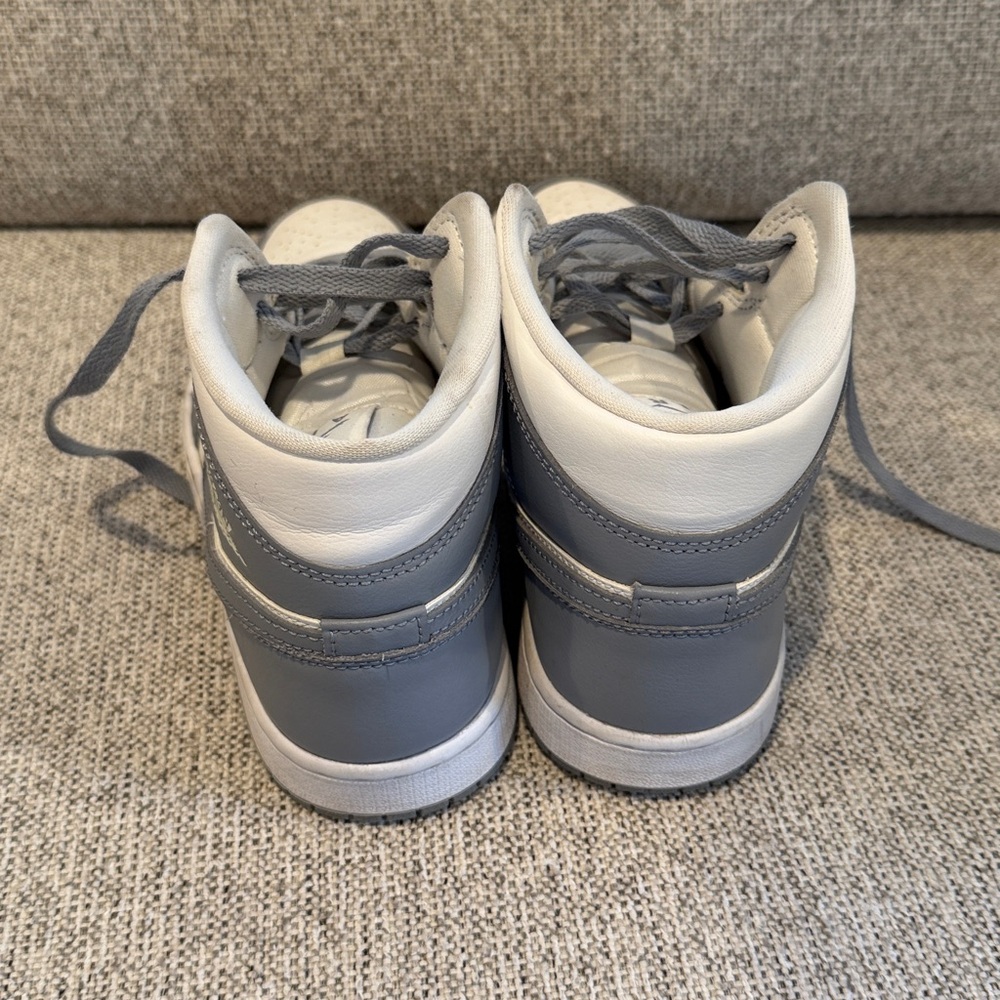 Air Jordan 1 Mid Stealth Women’s - Picture 4 of 5